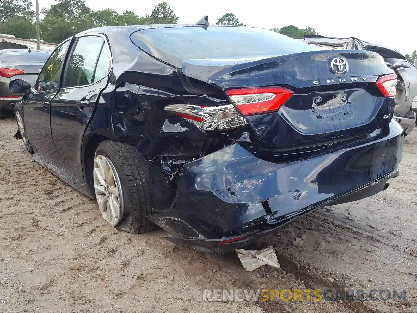 3 Photograph of a damaged car 4T1C11AK5LU896157 TOYOTA CAMRY 2020