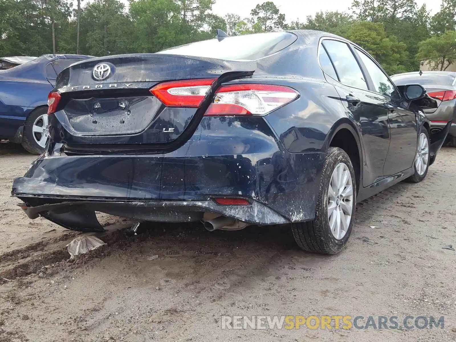 4 Photograph of a damaged car 4T1C11AK5LU896157 TOYOTA CAMRY 2020