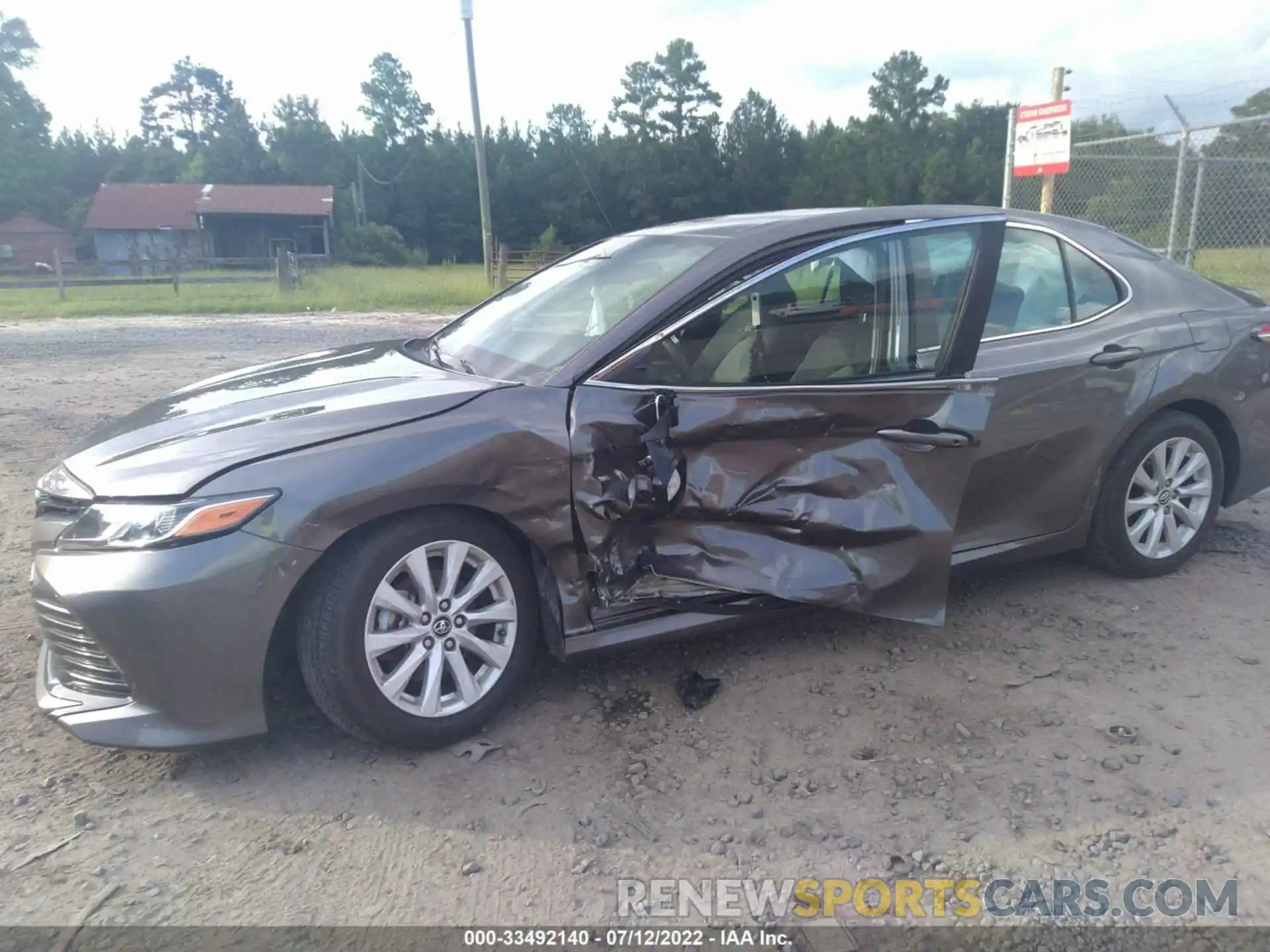 6 Photograph of a damaged car 4T1C11AK5LU896241 TOYOTA CAMRY 2020