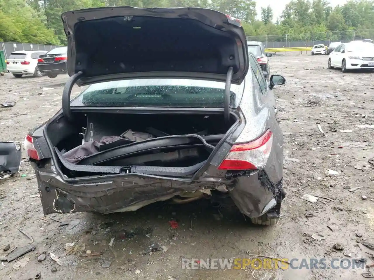 9 Photograph of a damaged car 4T1C11AK5LU897647 TOYOTA CAMRY 2020