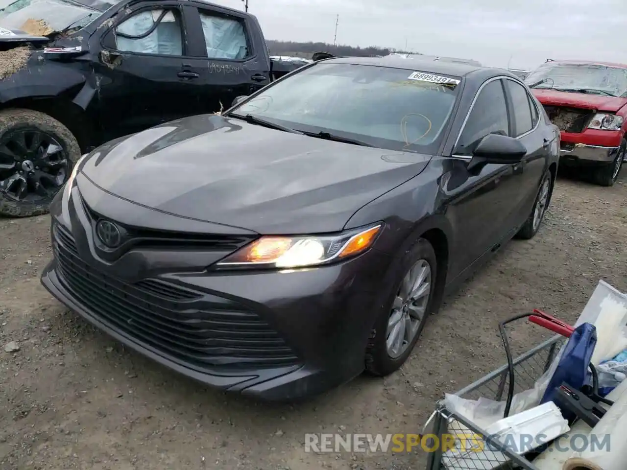 2 Photograph of a damaged car 4T1C11AK5LU901535 TOYOTA CAMRY 2020