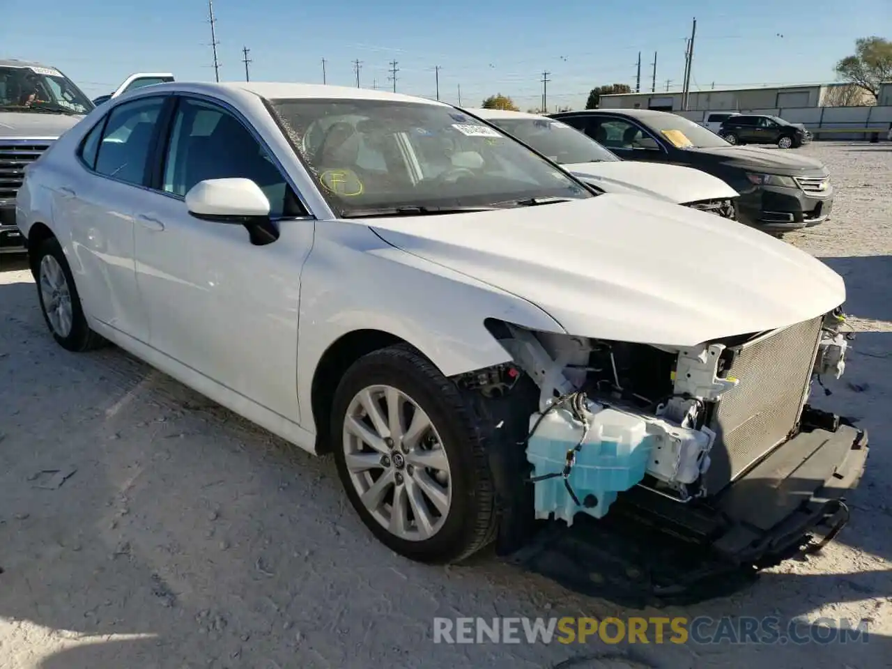 1 Photograph of a damaged car 4T1C11AK5LU913636 TOYOTA CAMRY 2020