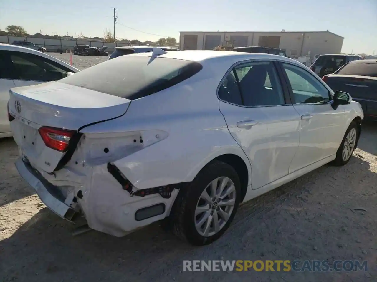 4 Photograph of a damaged car 4T1C11AK5LU913636 TOYOTA CAMRY 2020