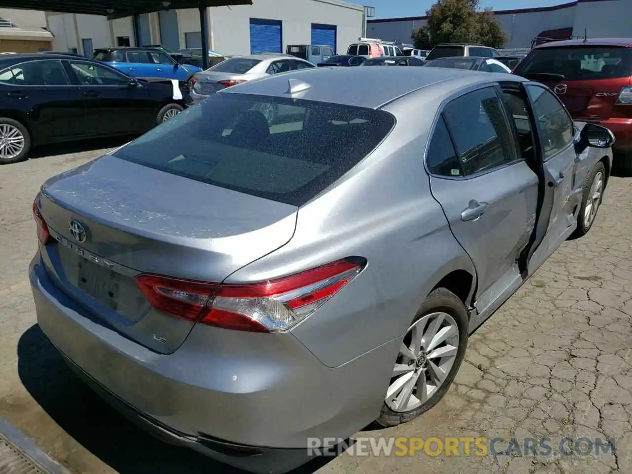 4 Photograph of a damaged car 4T1C11AK5LU915841 TOYOTA CAMRY 2020