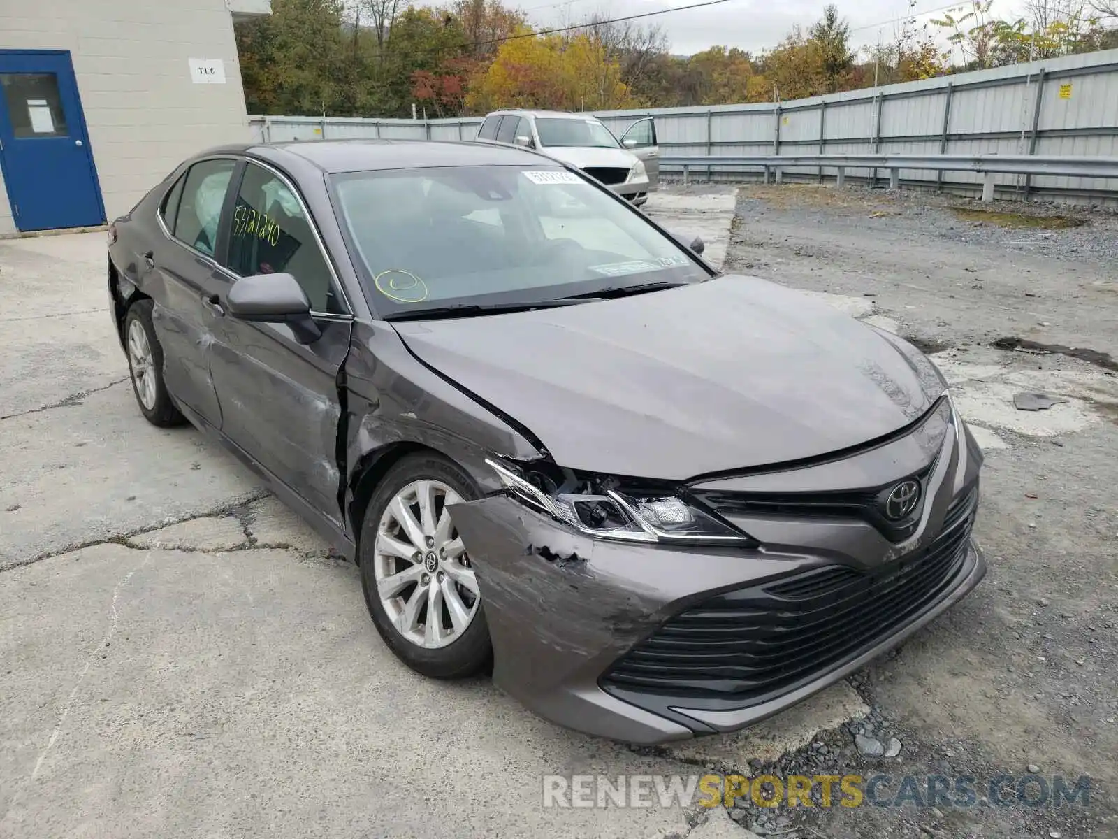 1 Photograph of a damaged car 4T1C11AK5LU919260 TOYOTA CAMRY 2020