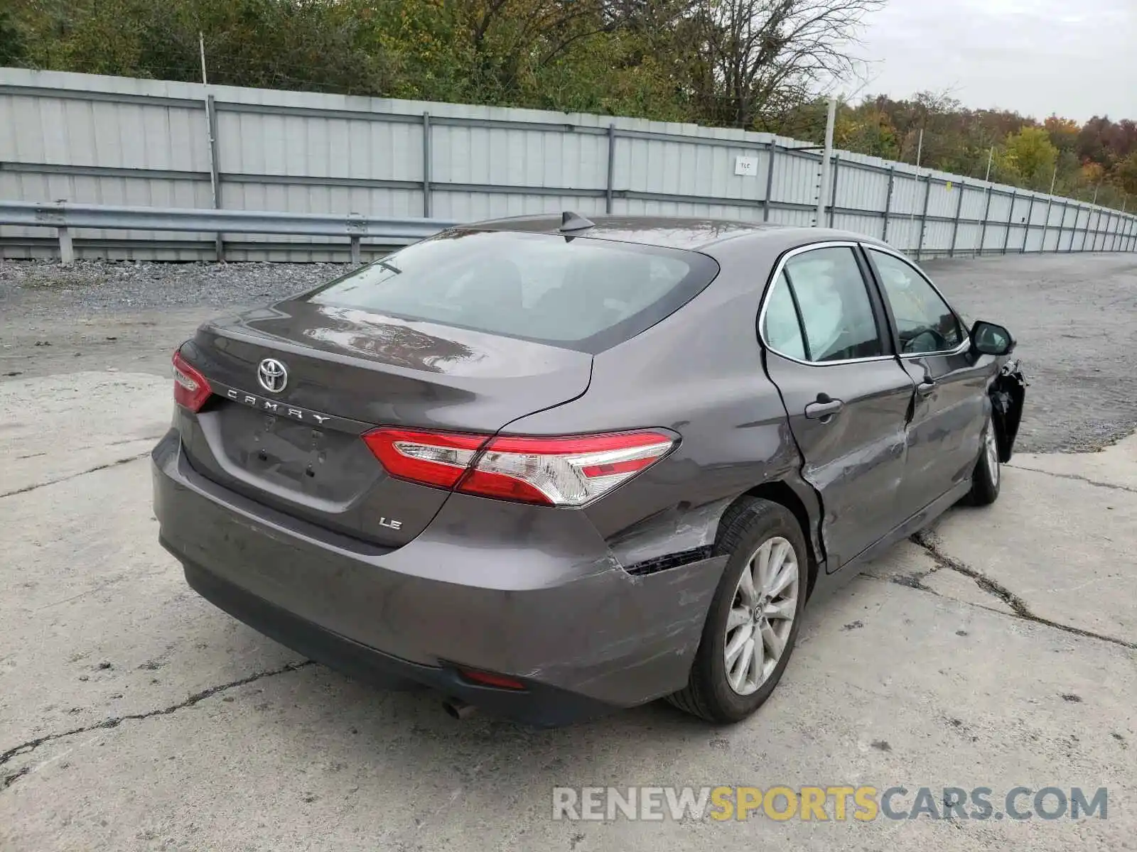 4 Photograph of a damaged car 4T1C11AK5LU919260 TOYOTA CAMRY 2020