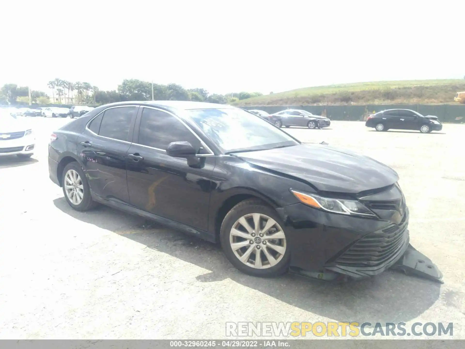 1 Photograph of a damaged car 4T1C11AK5LU919887 TOYOTA CAMRY 2020