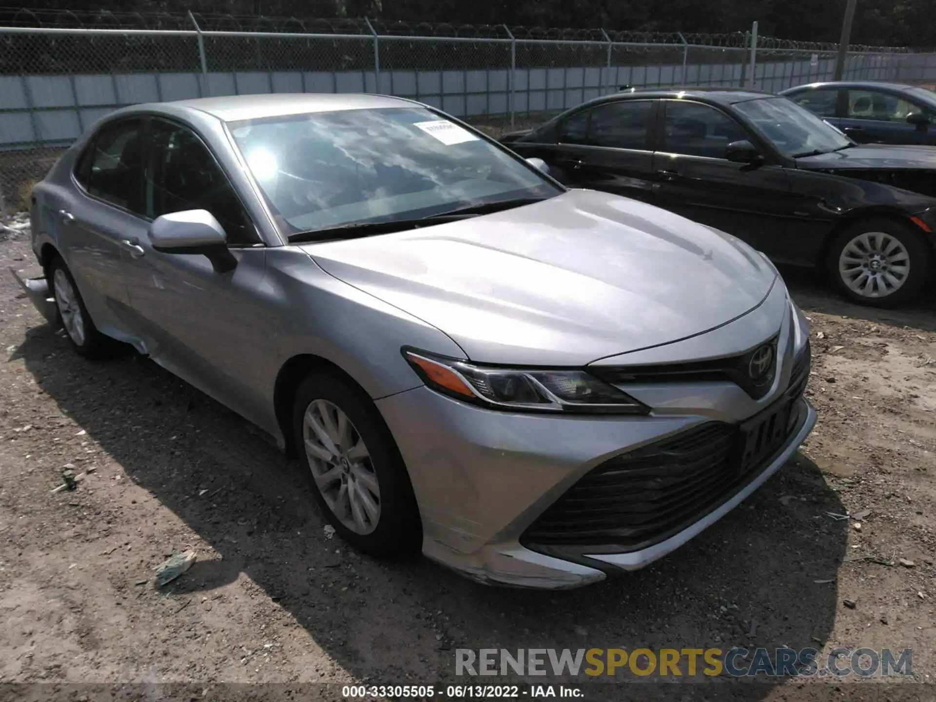 1 Photograph of a damaged car 4T1C11AK5LU924832 TOYOTA CAMRY 2020