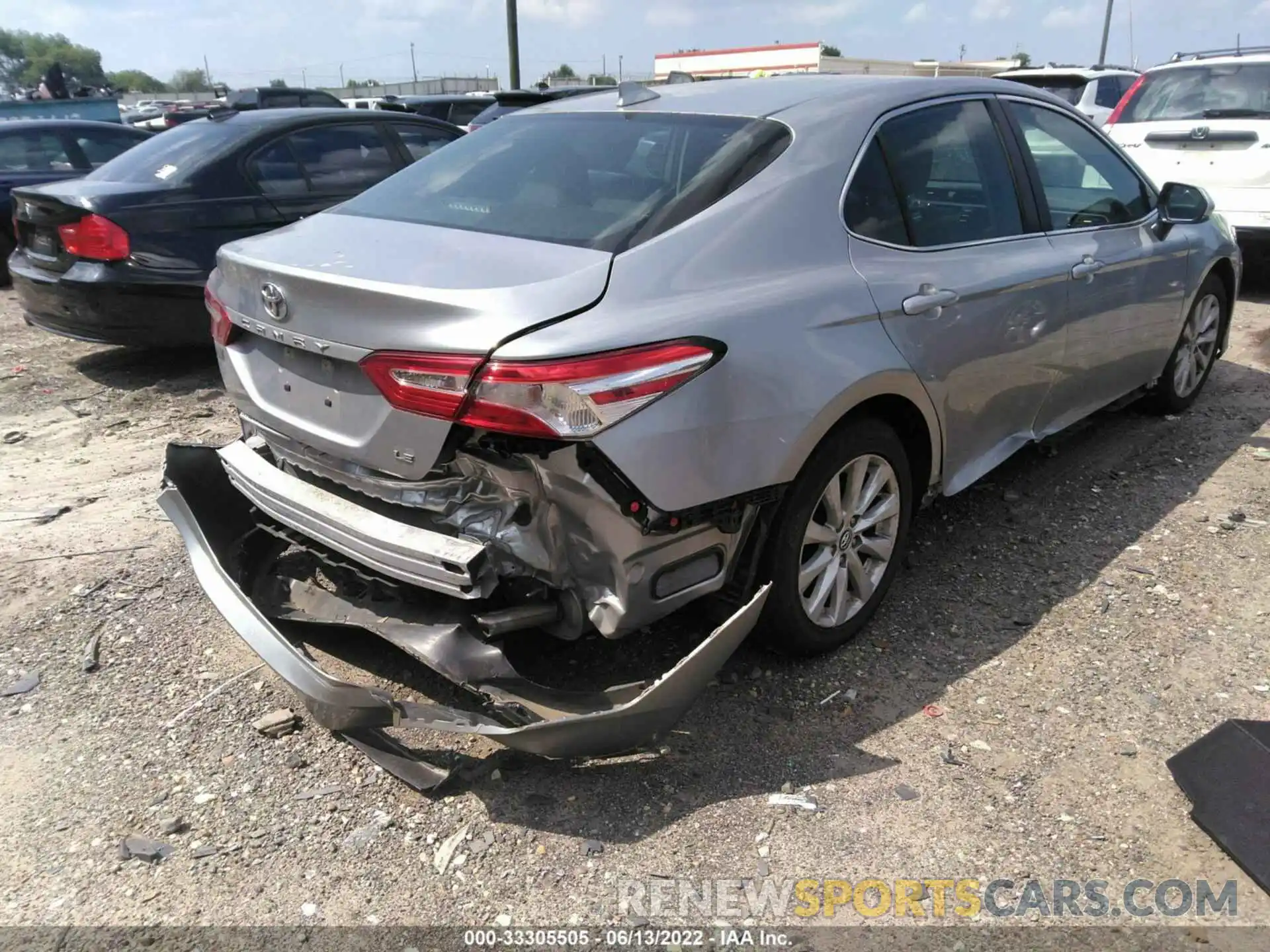 4 Photograph of a damaged car 4T1C11AK5LU924832 TOYOTA CAMRY 2020