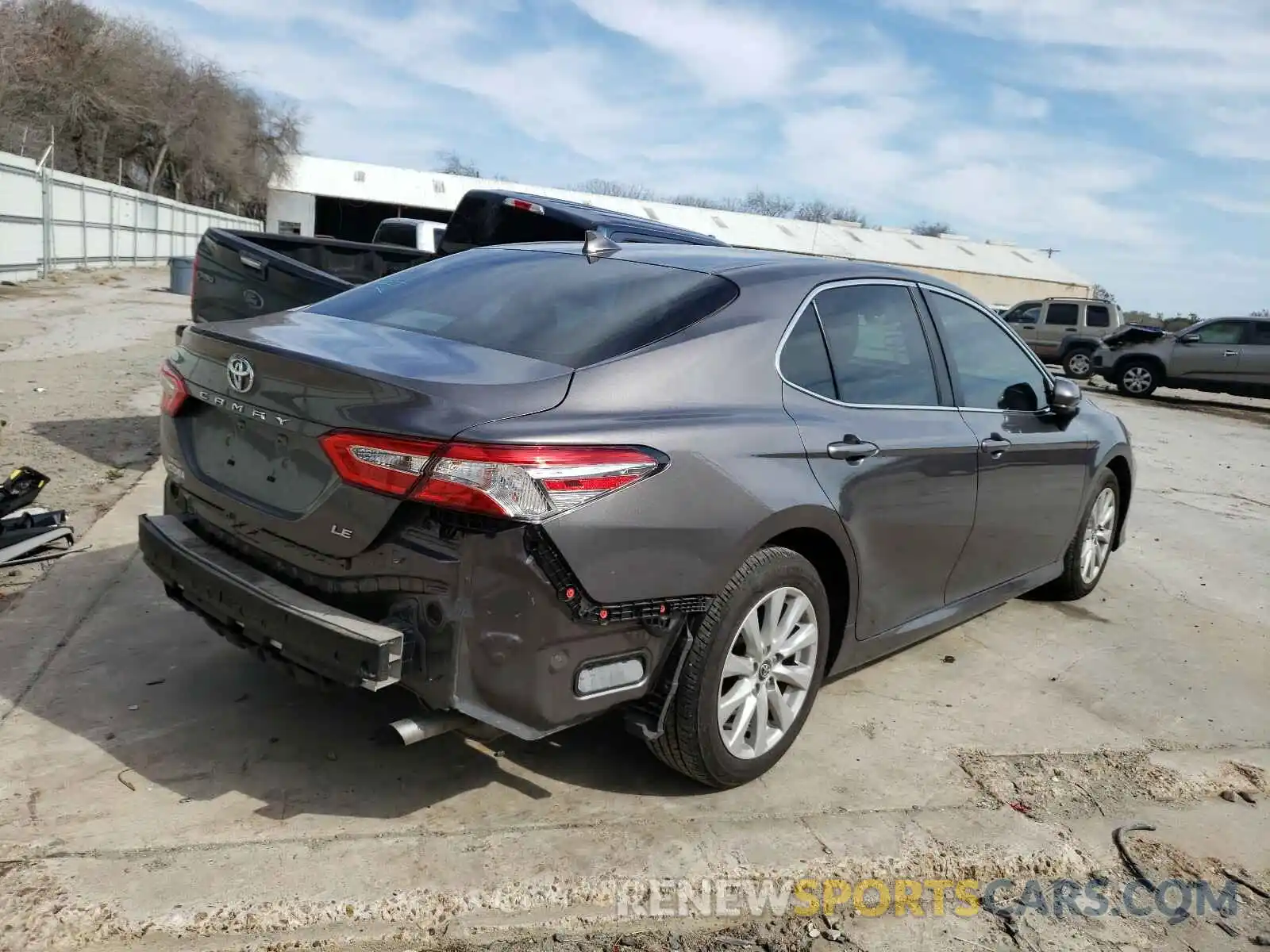 4 Photograph of a damaged car 4T1C11AK5LU926550 TOYOTA CAMRY 2020