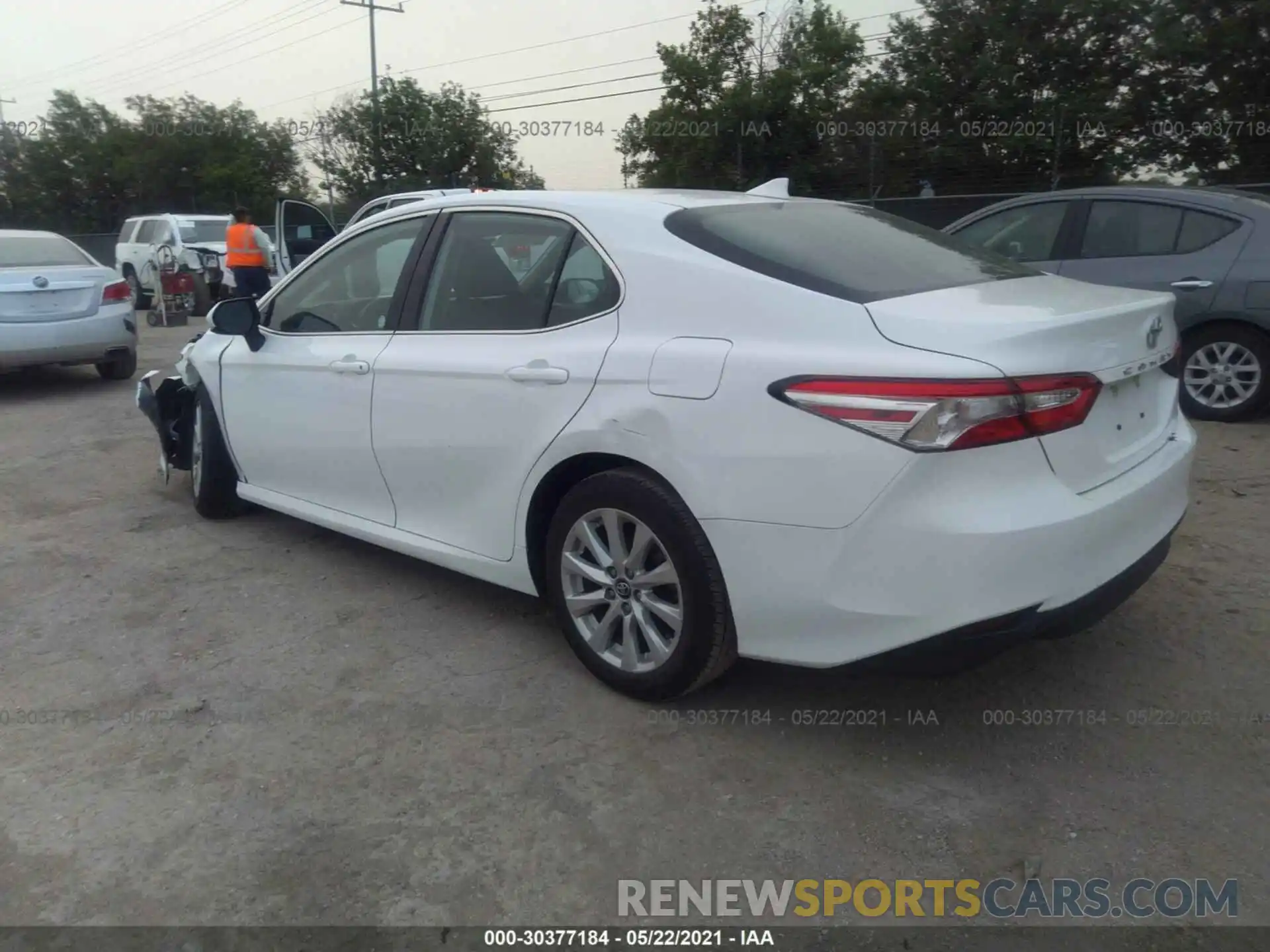 3 Photograph of a damaged car 4T1C11AK5LU926614 TOYOTA CAMRY 2020