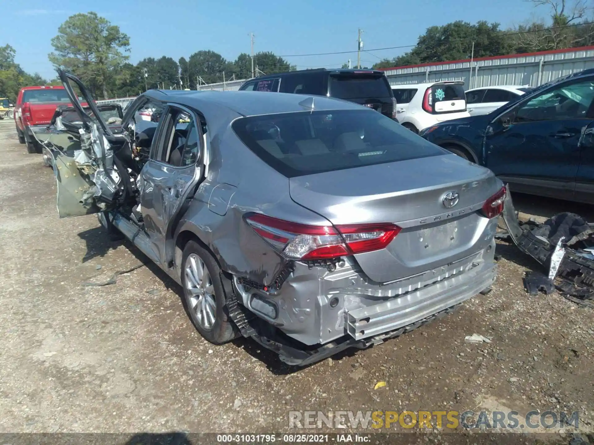 3 Photograph of a damaged car 4T1C11AK5LU927343 TOYOTA CAMRY 2020