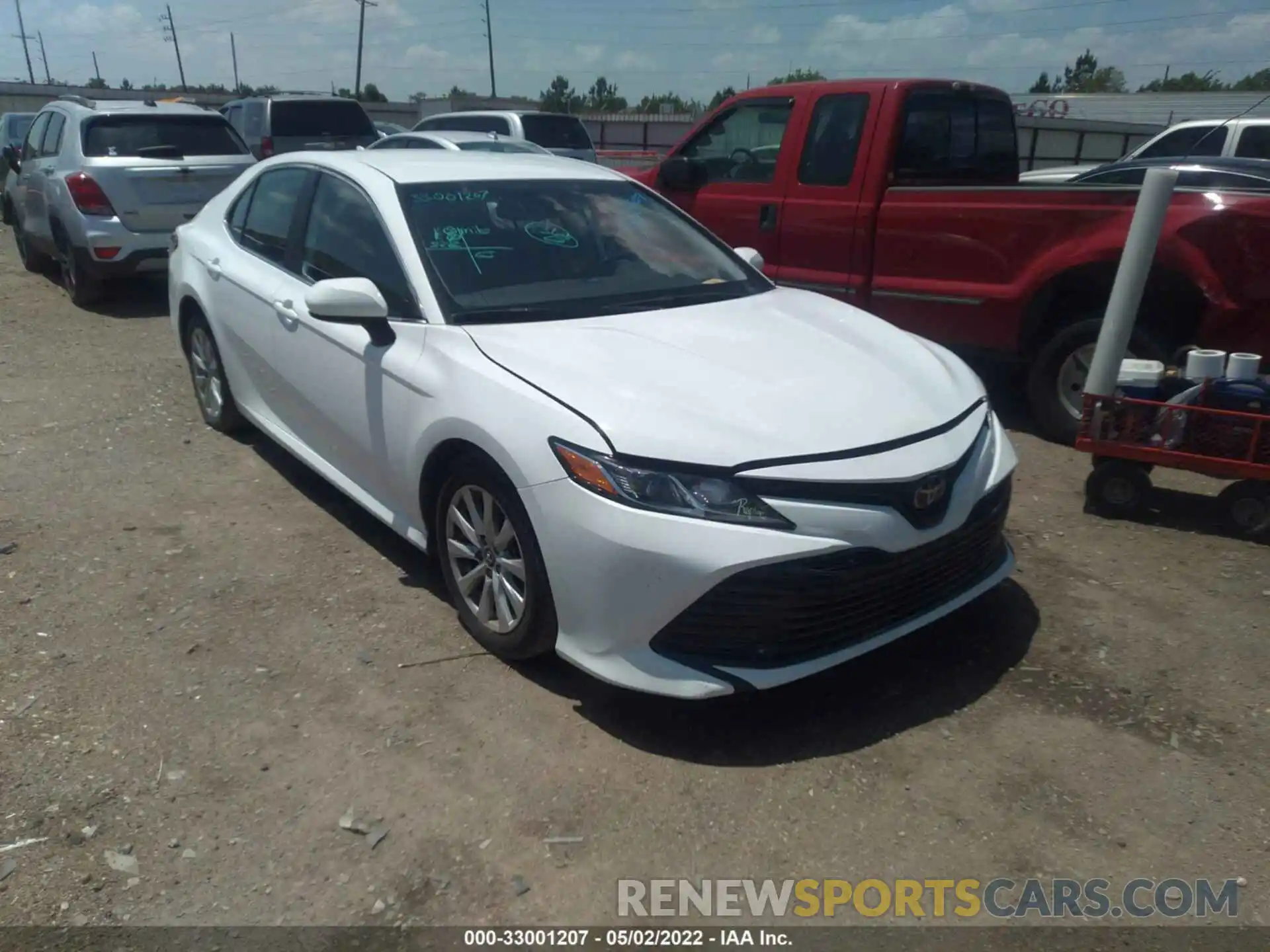 1 Photograph of a damaged car 4T1C11AK5LU928489 TOYOTA CAMRY 2020