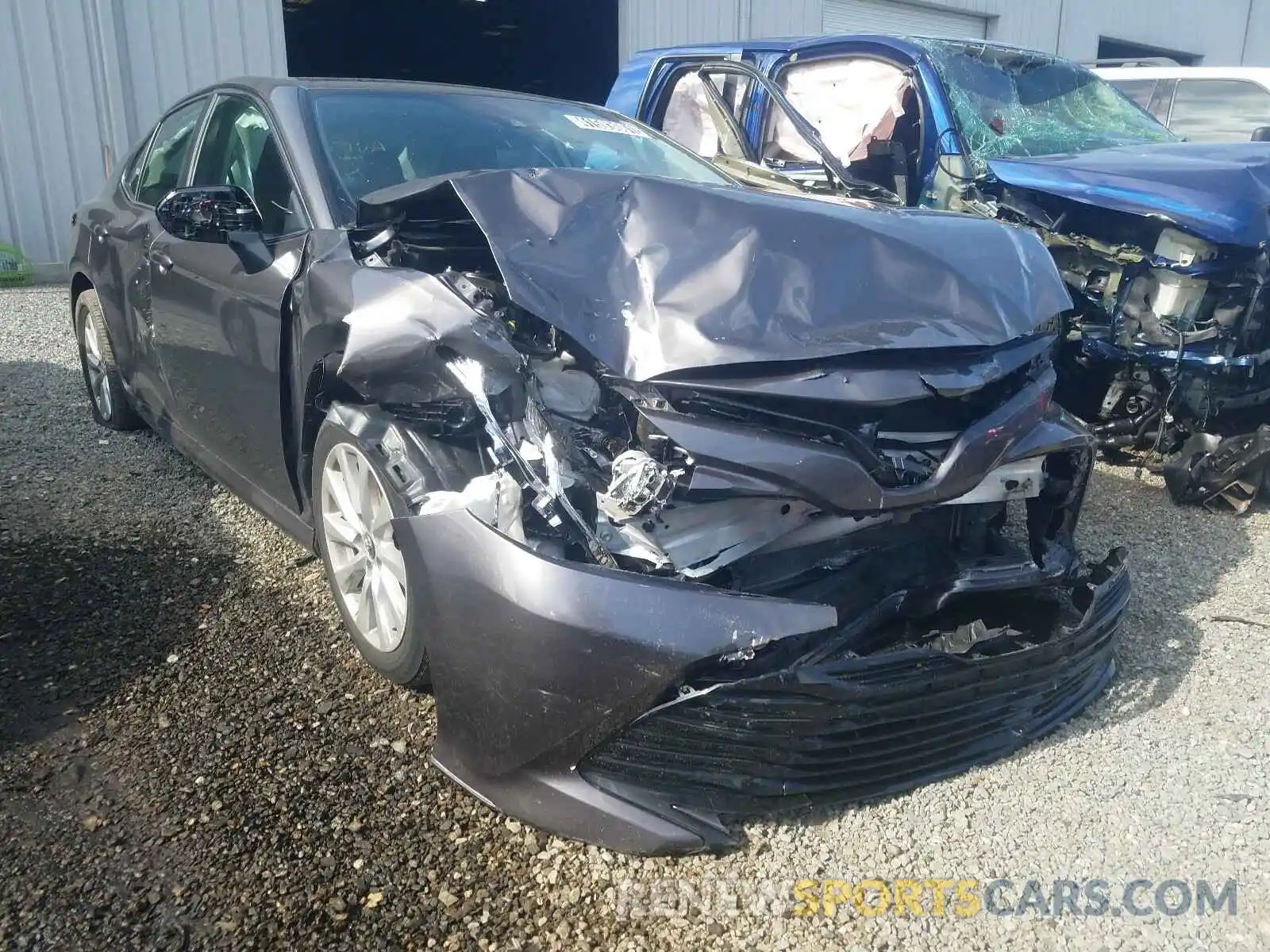 1 Photograph of a damaged car 4T1C11AK5LU929819 TOYOTA CAMRY 2020