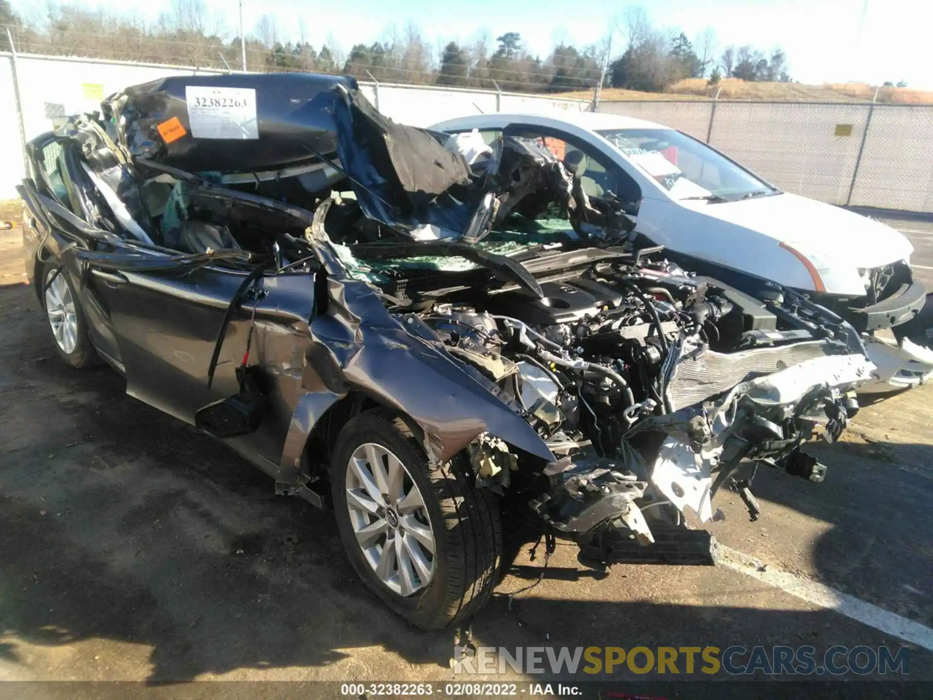 1 Photograph of a damaged car 4T1C11AK5LU930887 TOYOTA CAMRY 2020