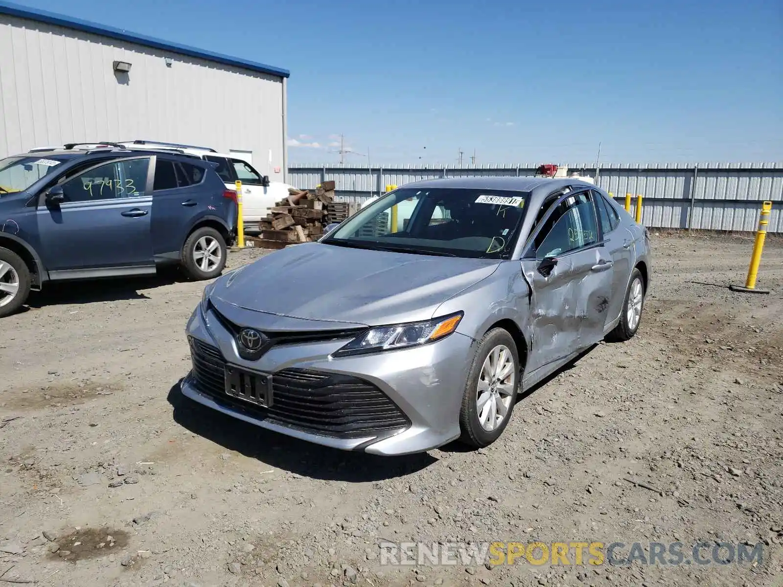 2 Photograph of a damaged car 4T1C11AK5LU931568 TOYOTA CAMRY 2020