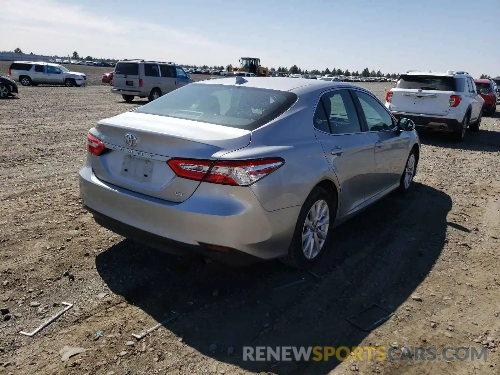 4 Photograph of a damaged car 4T1C11AK5LU931568 TOYOTA CAMRY 2020