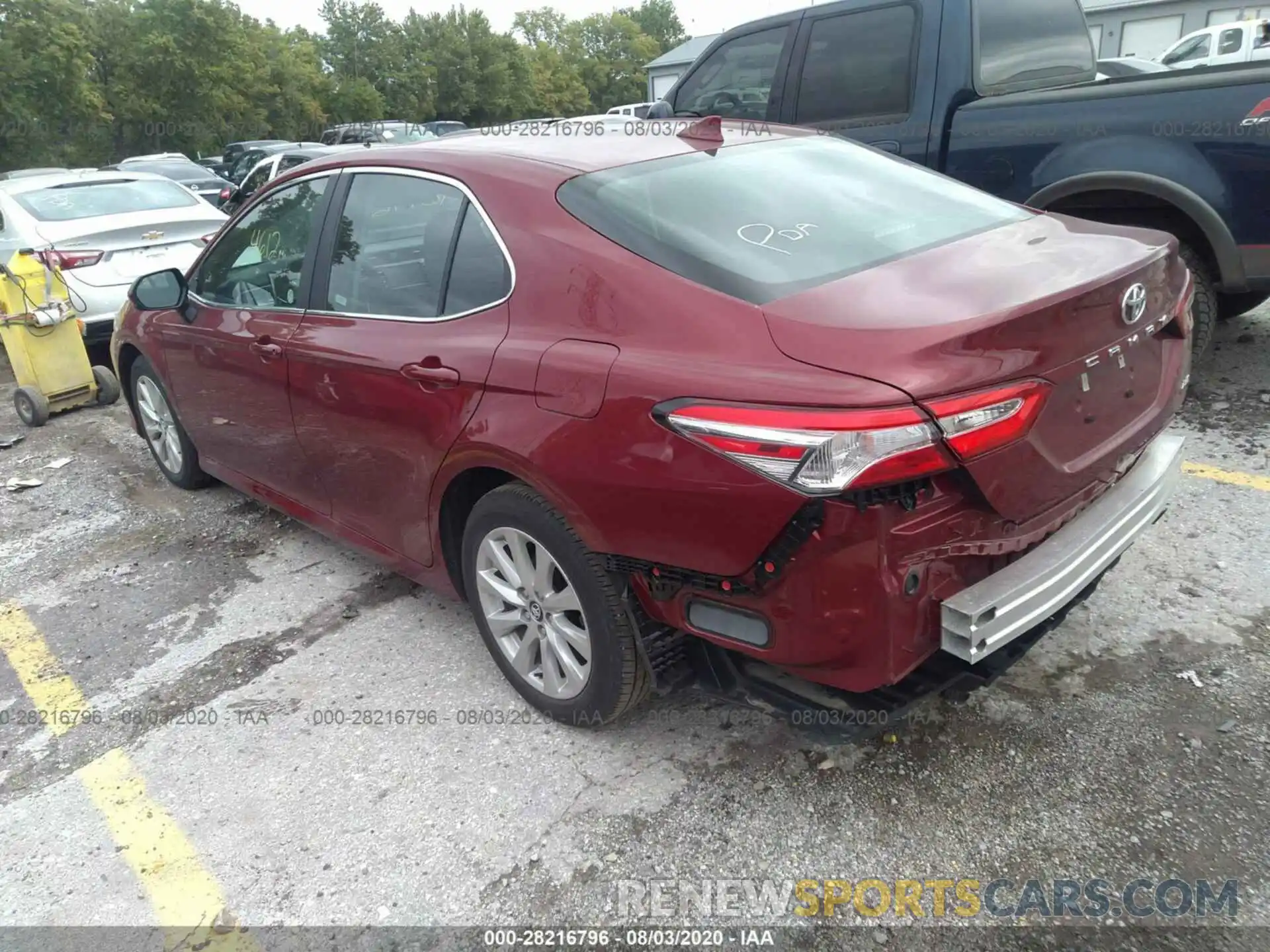 3 Photograph of a damaged car 4T1C11AK5LU931621 TOYOTA CAMRY 2020