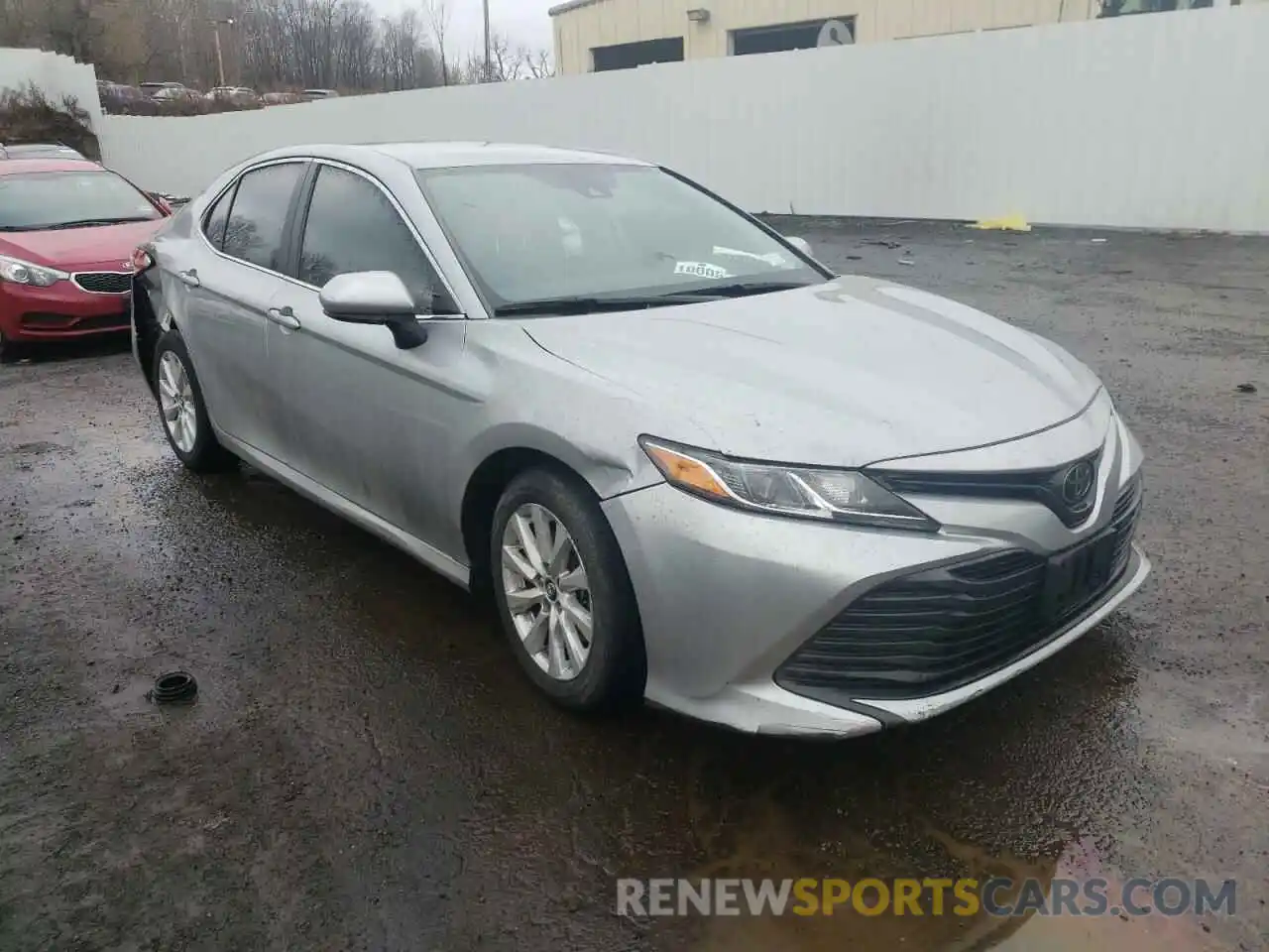 1 Photograph of a damaged car 4T1C11AK5LU932610 TOYOTA CAMRY 2020