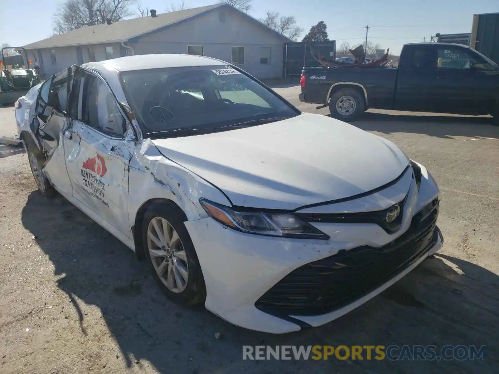 1 Photograph of a damaged car 4T1C11AK5LU940092 TOYOTA CAMRY 2020