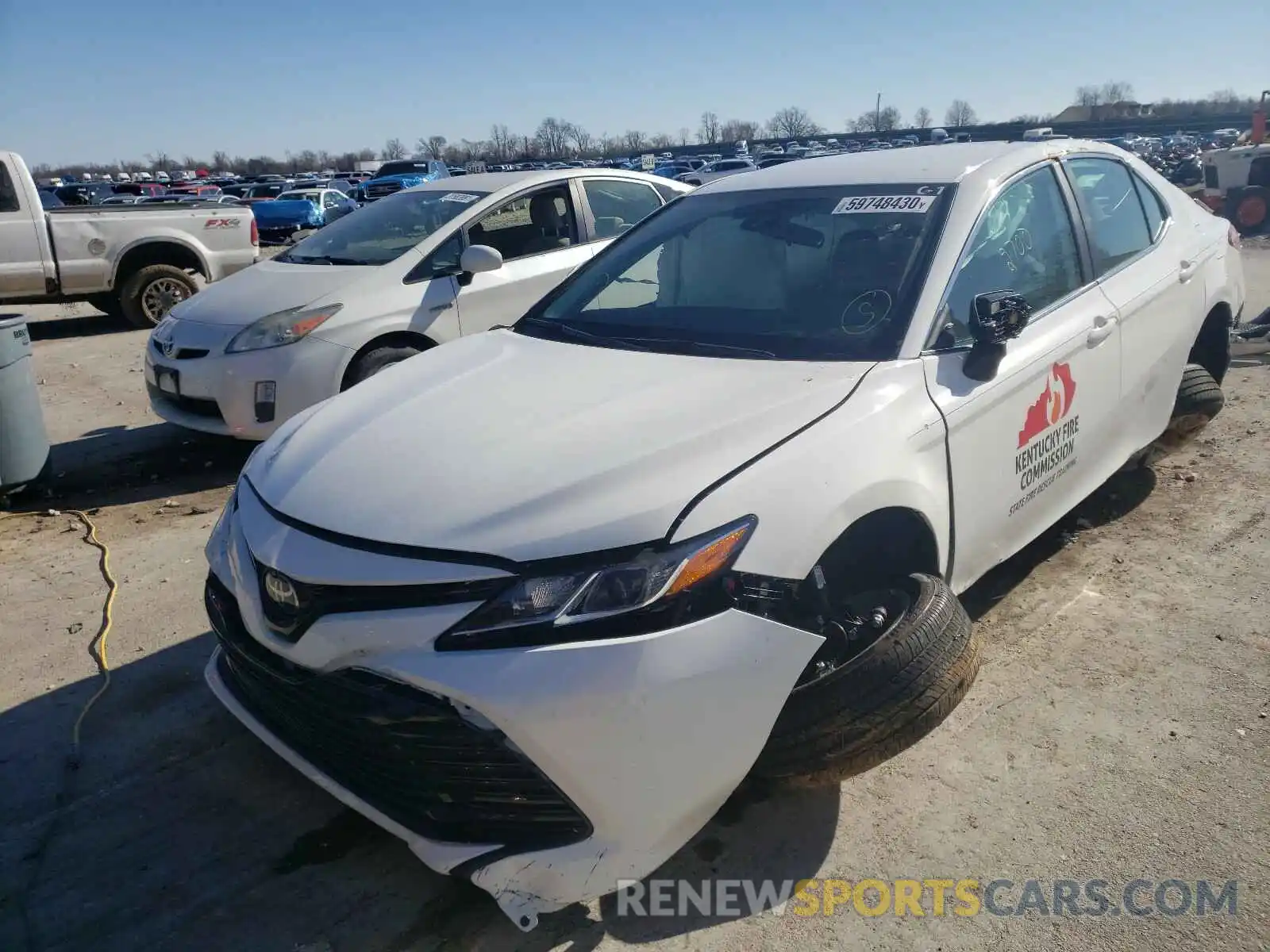 2 Photograph of a damaged car 4T1C11AK5LU940092 TOYOTA CAMRY 2020