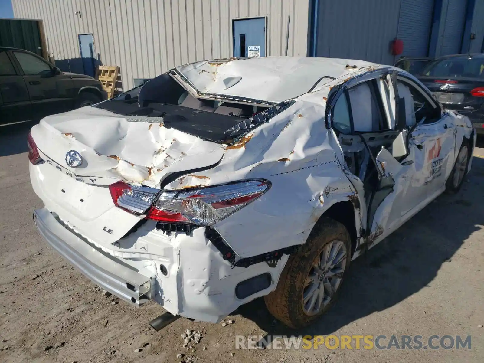 9 Photograph of a damaged car 4T1C11AK5LU940092 TOYOTA CAMRY 2020