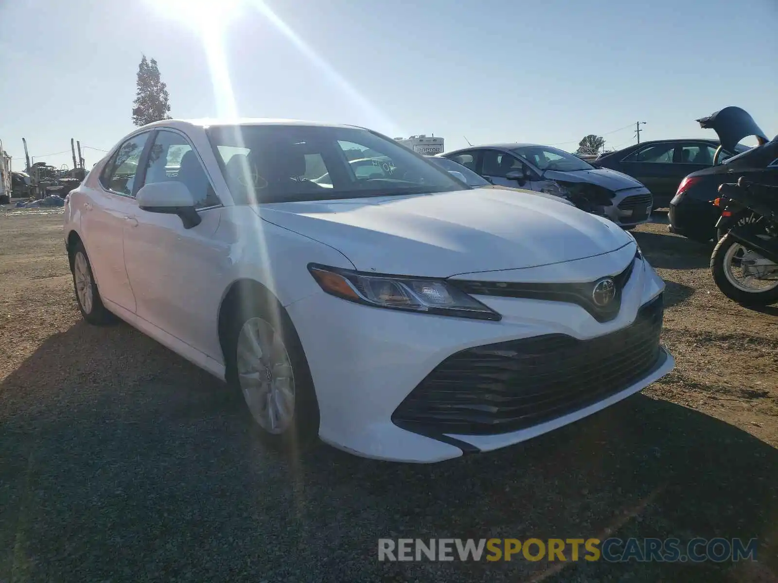 1 Photograph of a damaged car 4T1C11AK5LU940139 TOYOTA CAMRY 2020