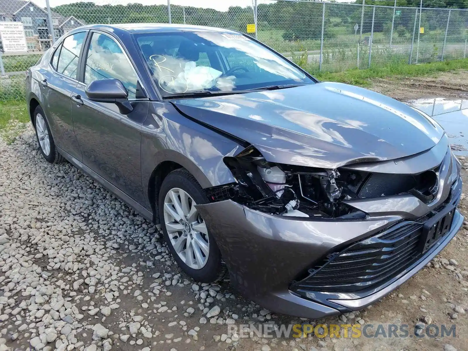 1 Photograph of a damaged car 4T1C11AK5LU941176 TOYOTA CAMRY 2020