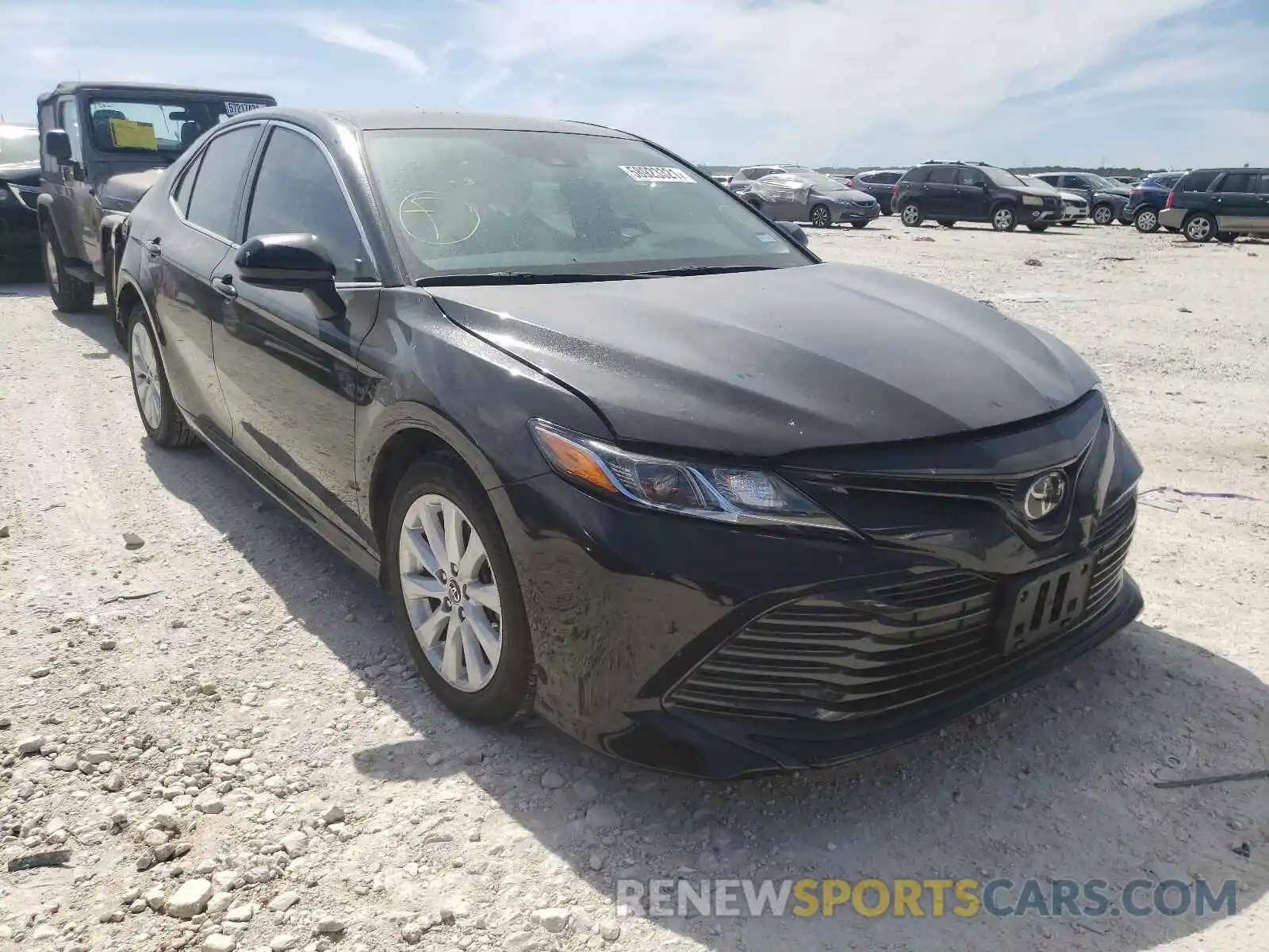 1 Photograph of a damaged car 4T1C11AK5LU943395 TOYOTA CAMRY 2020