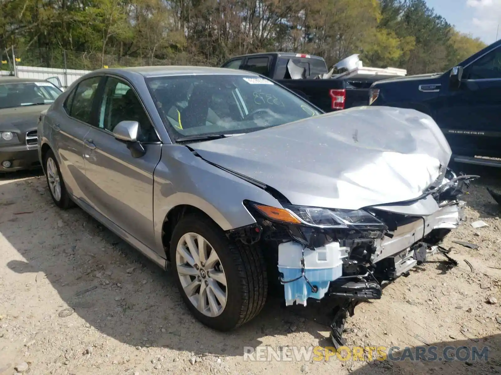 1 Photograph of a damaged car 4T1C11AK5LU945504 TOYOTA CAMRY 2020