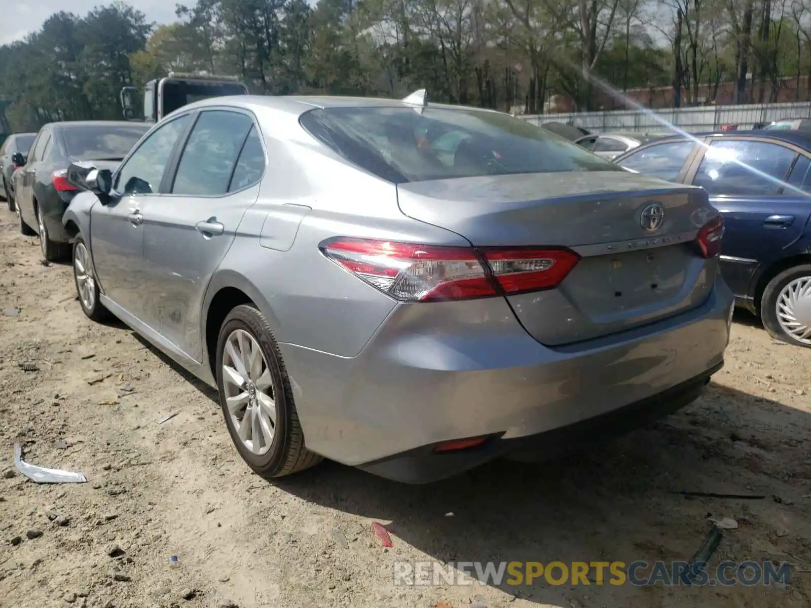 3 Photograph of a damaged car 4T1C11AK5LU945504 TOYOTA CAMRY 2020