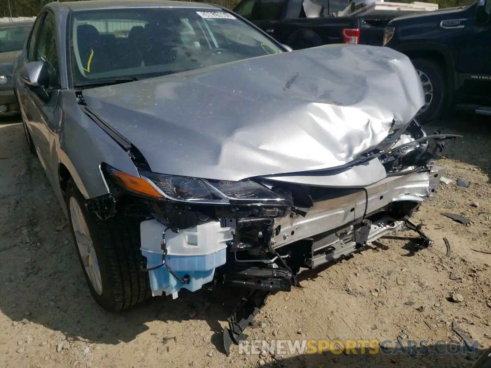 9 Photograph of a damaged car 4T1C11AK5LU945504 TOYOTA CAMRY 2020