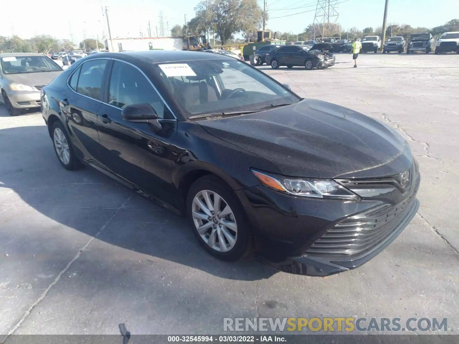 1 Photograph of a damaged car 4T1C11AK5LU950427 TOYOTA CAMRY 2020