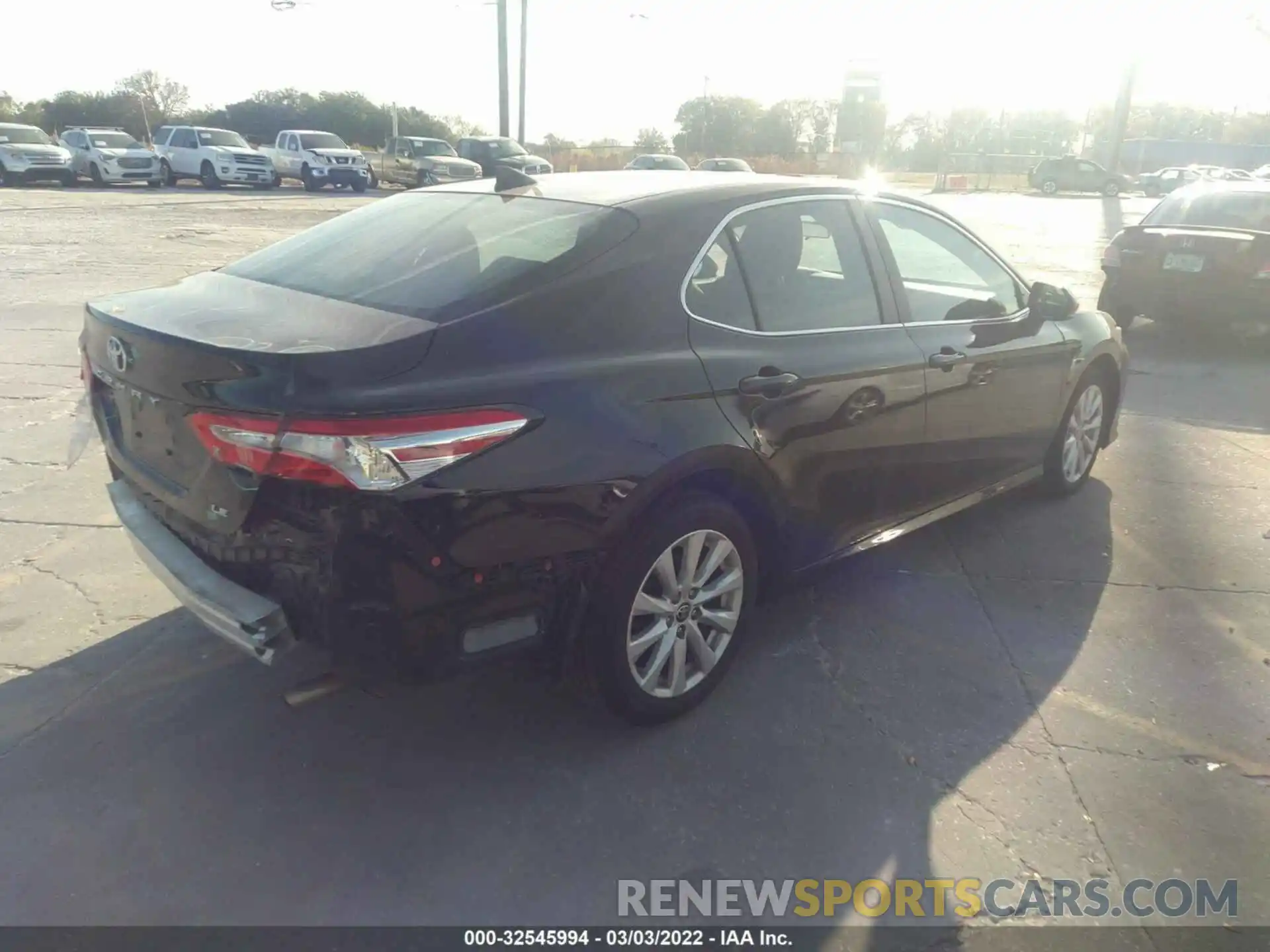 4 Photograph of a damaged car 4T1C11AK5LU950427 TOYOTA CAMRY 2020