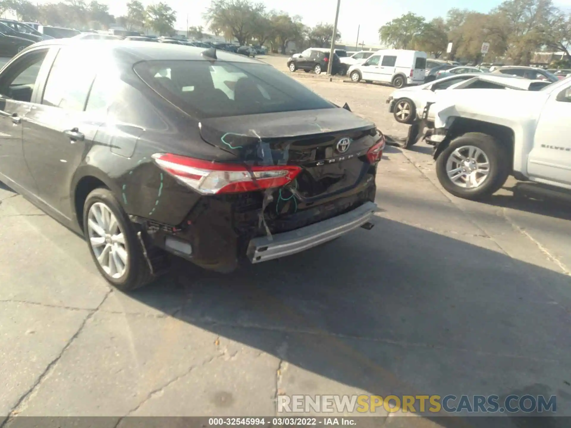 6 Photograph of a damaged car 4T1C11AK5LU950427 TOYOTA CAMRY 2020