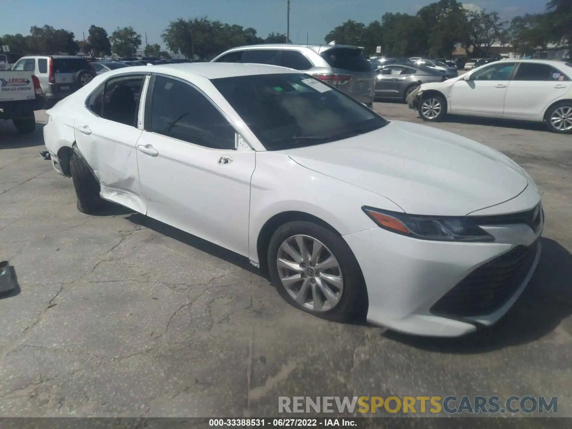 1 Photograph of a damaged car 4T1C11AK5LU953876 TOYOTA CAMRY 2020