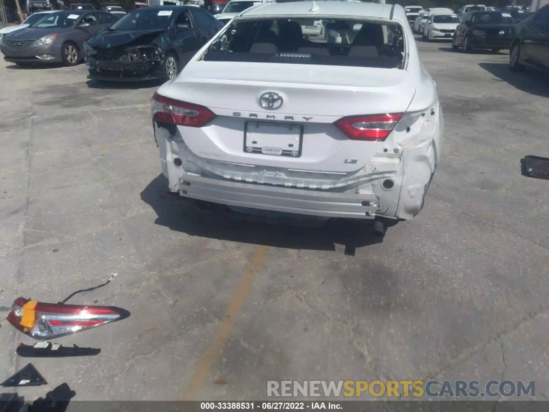 6 Photograph of a damaged car 4T1C11AK5LU953876 TOYOTA CAMRY 2020