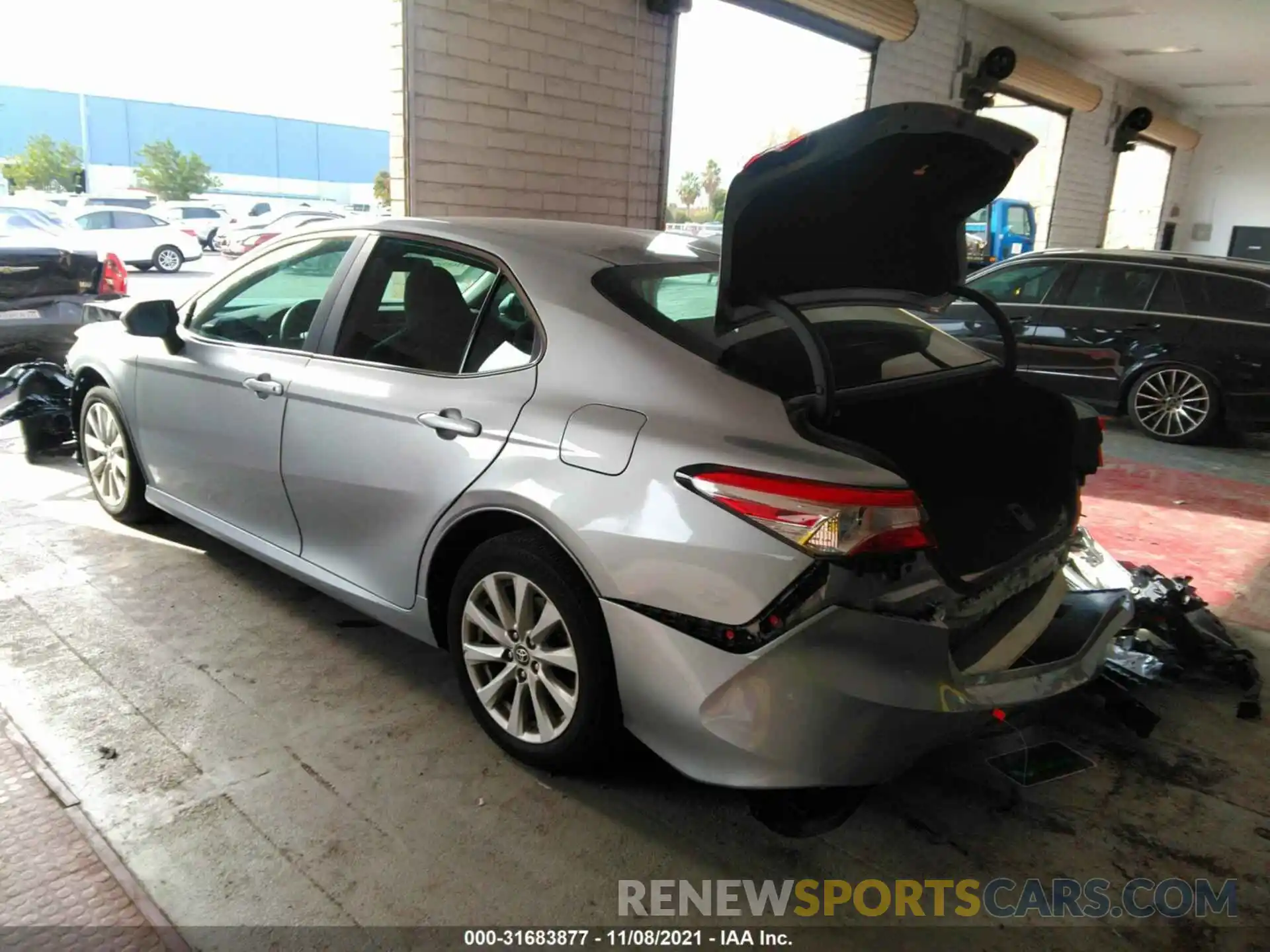 3 Photograph of a damaged car 4T1C11AK5LU955871 TOYOTA CAMRY 2020