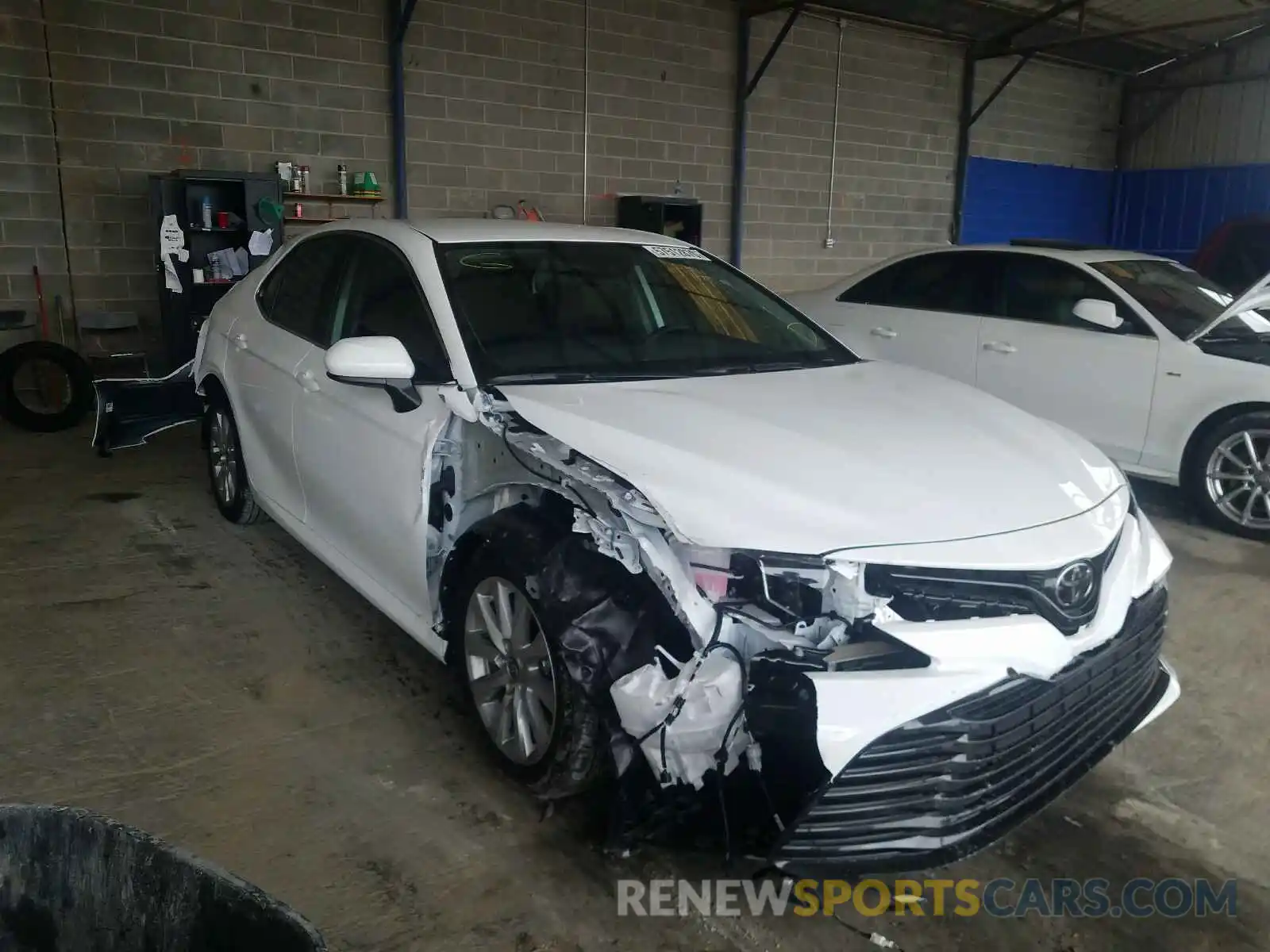 1 Photograph of a damaged car 4T1C11AK5LU957264 TOYOTA CAMRY 2020