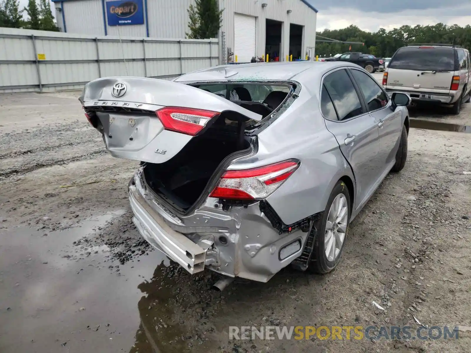 4 Photograph of a damaged car 4T1C11AK5LU957829 TOYOTA CAMRY 2020