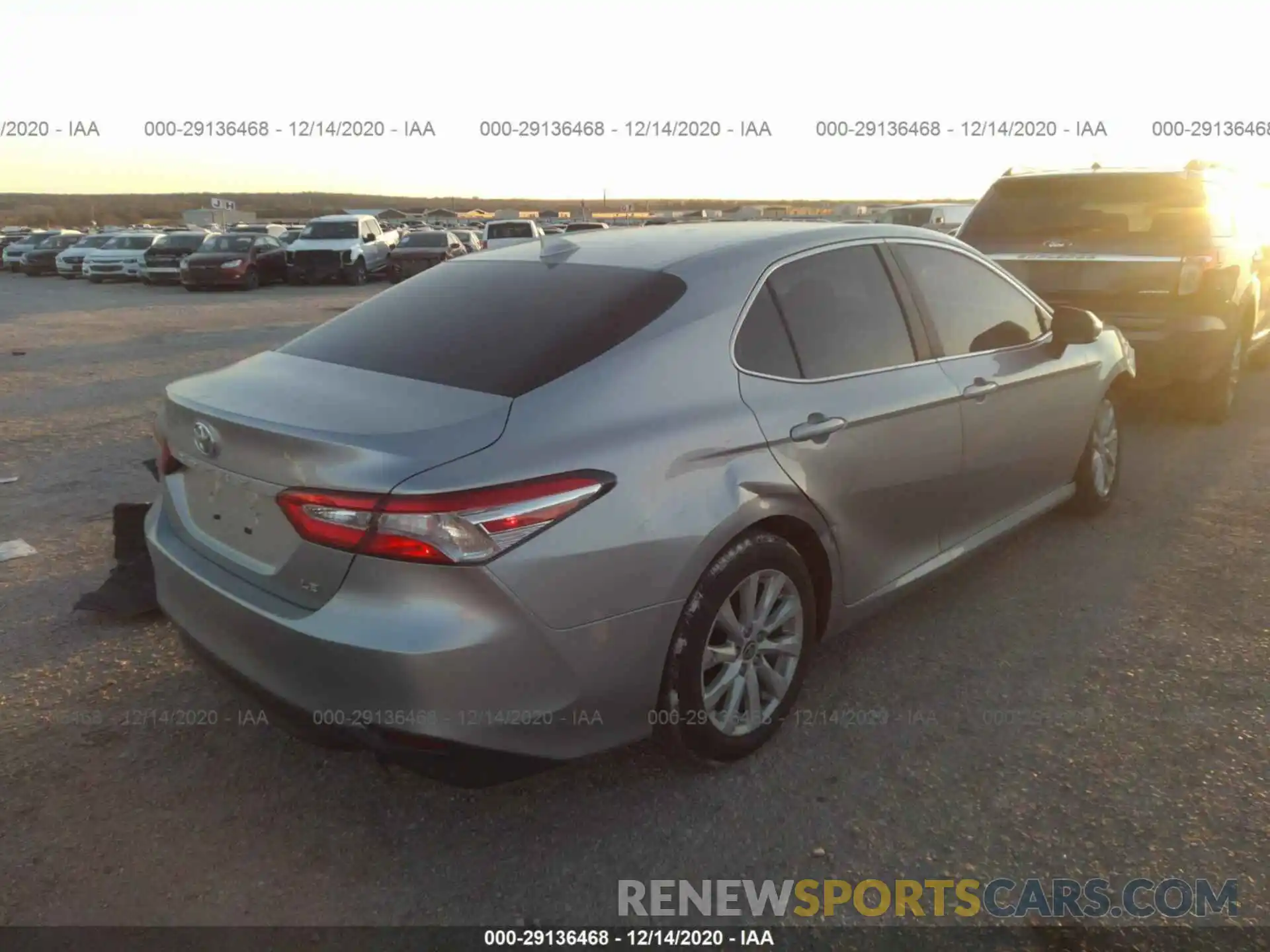 4 Photograph of a damaged car 4T1C11AK5LU959712 TOYOTA CAMRY 2020