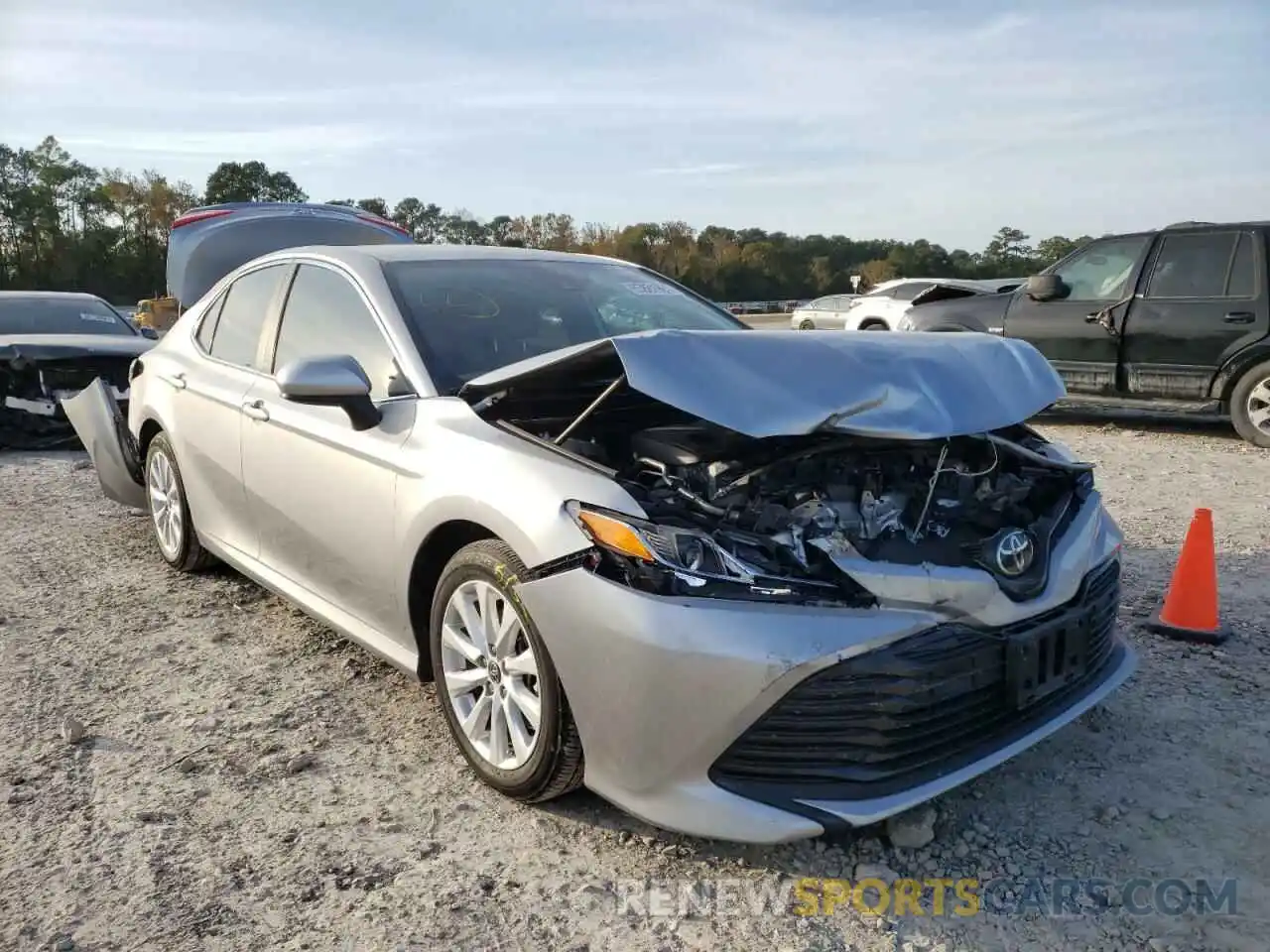 1 Photograph of a damaged car 4T1C11AK5LU960598 TOYOTA CAMRY 2020