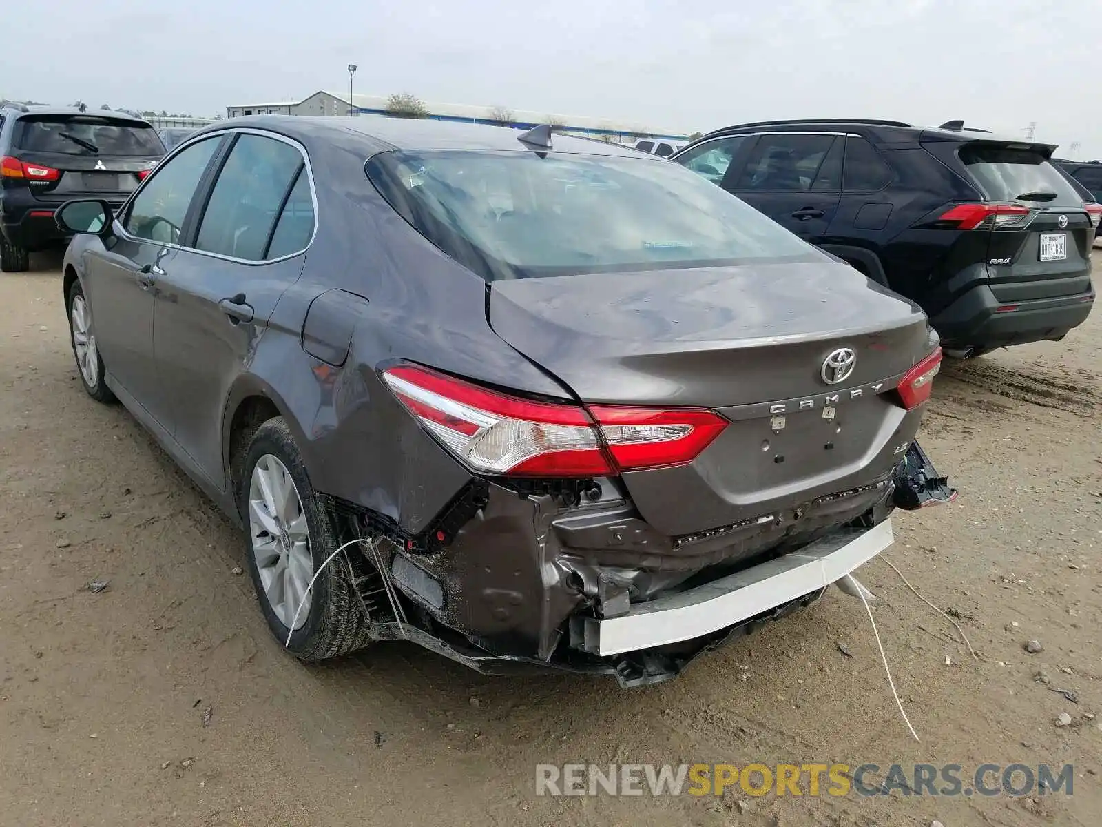 3 Photograph of a damaged car 4T1C11AK5LU979152 TOYOTA CAMRY 2020