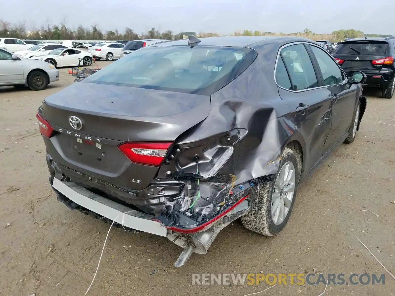 4 Photograph of a damaged car 4T1C11AK5LU979152 TOYOTA CAMRY 2020