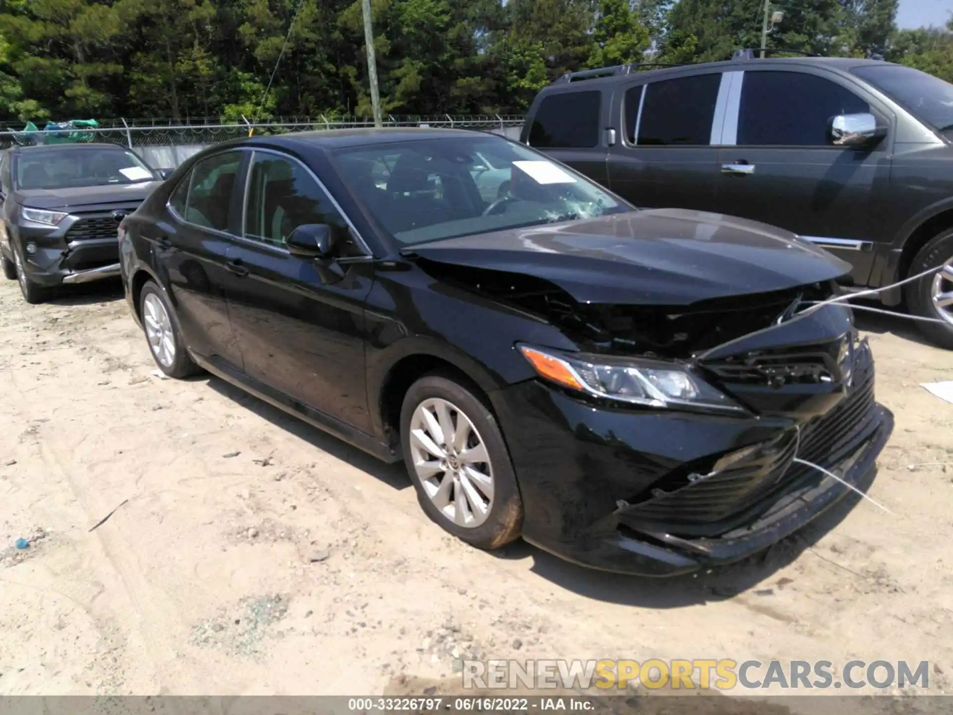 1 Photograph of a damaged car 4T1C11AK5LU980222 TOYOTA CAMRY 2020