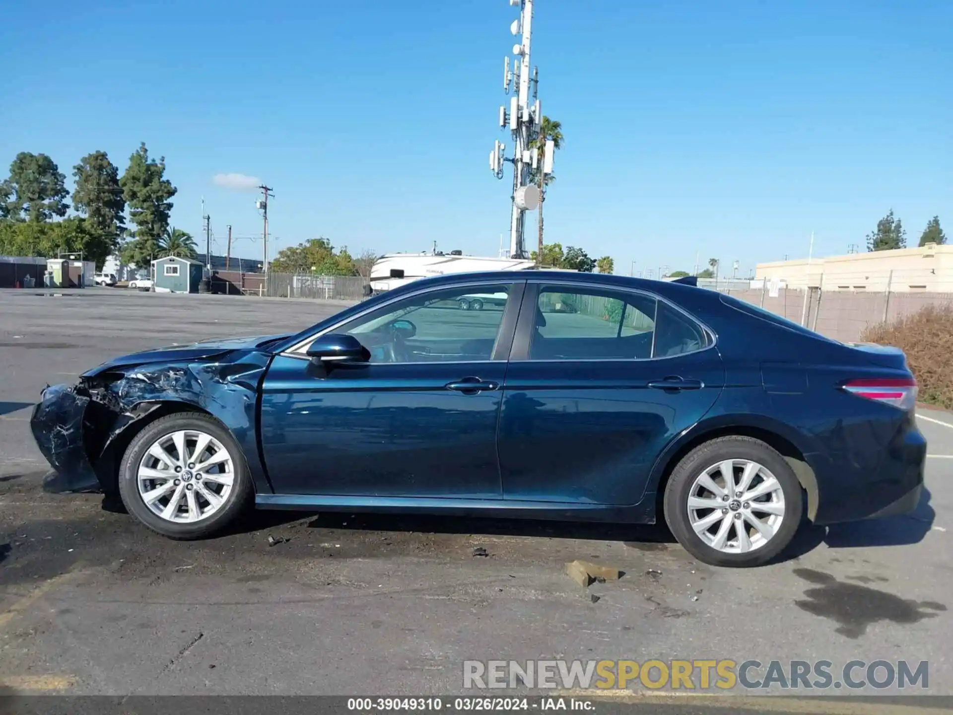 14 Photograph of a damaged car 4T1C11AK5LU984853 TOYOTA CAMRY 2020