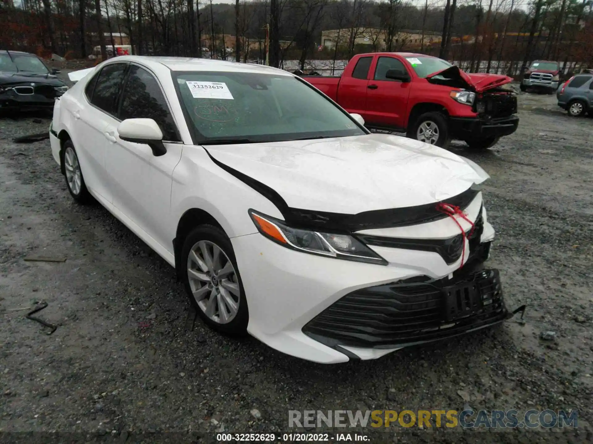 1 Photograph of a damaged car 4T1C11AK5LU991589 TOYOTA CAMRY 2020