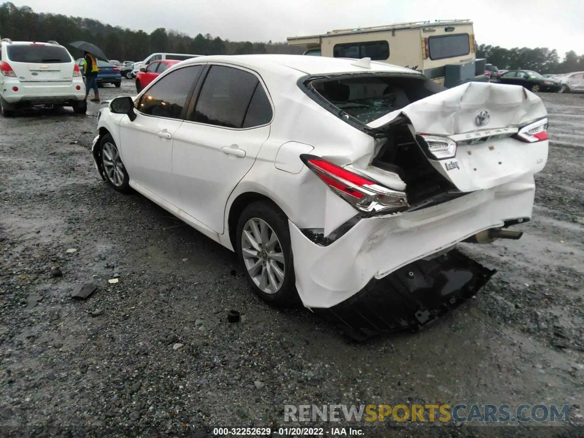 3 Photograph of a damaged car 4T1C11AK5LU991589 TOYOTA CAMRY 2020