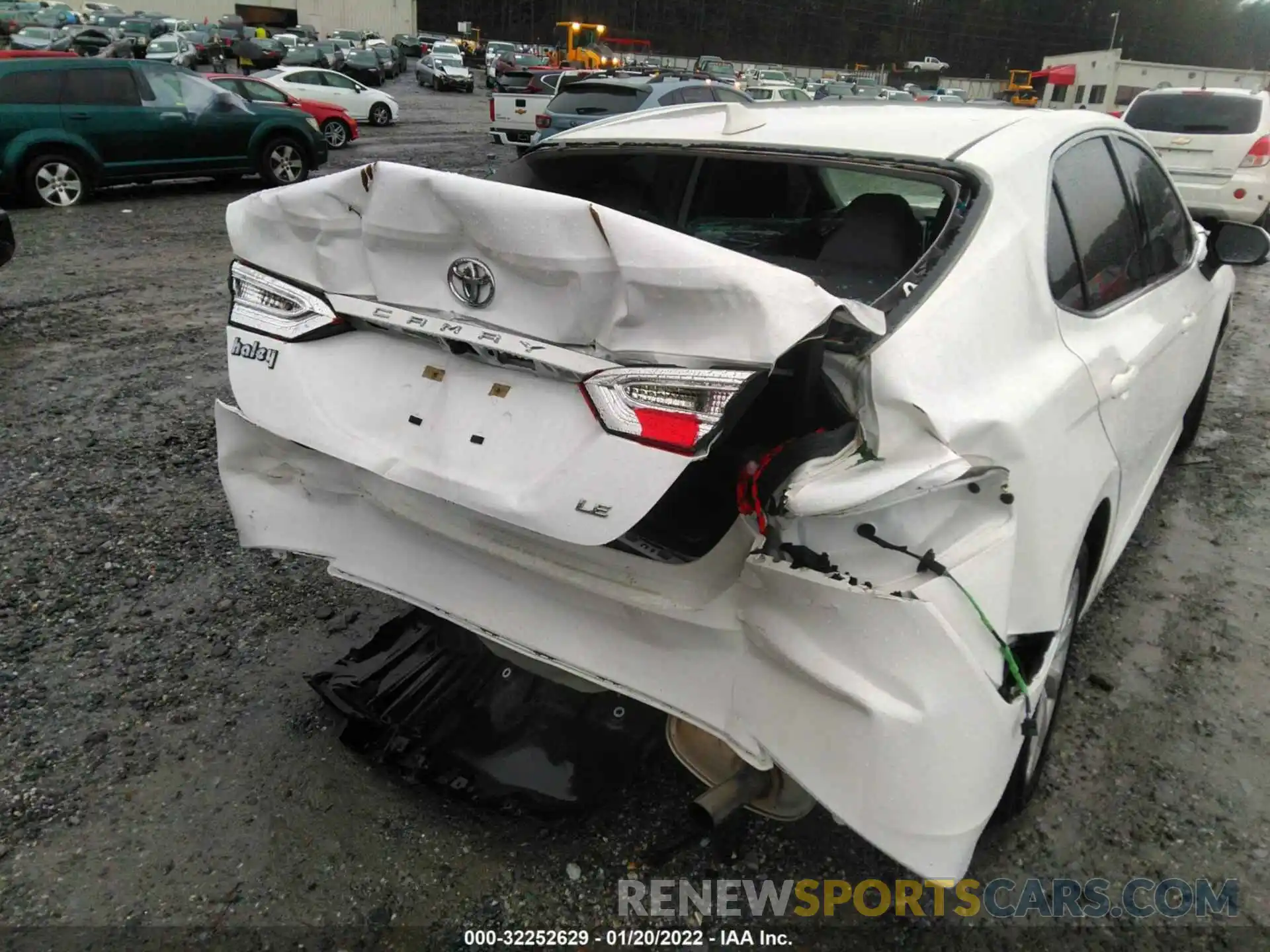 6 Photograph of a damaged car 4T1C11AK5LU991589 TOYOTA CAMRY 2020