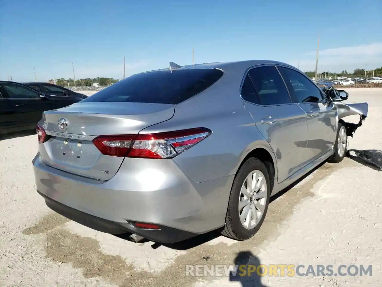 4 Photograph of a damaged car 4T1C11AK5LU996291 TOYOTA CAMRY 2020